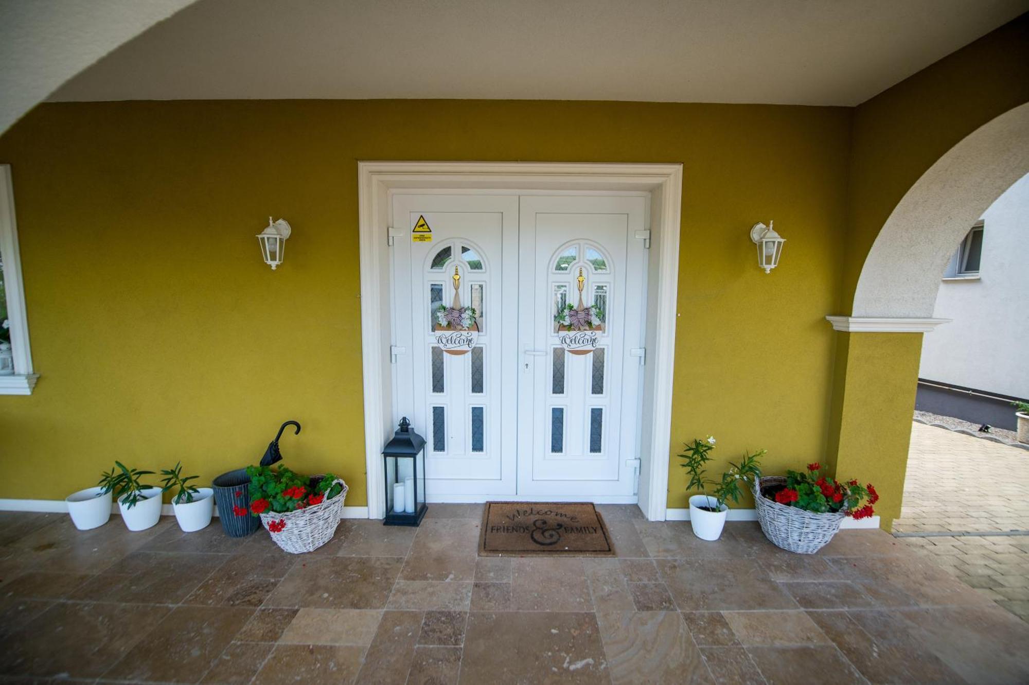 Alma Rezidence Bed & Breakfast Turda Exterior foto
