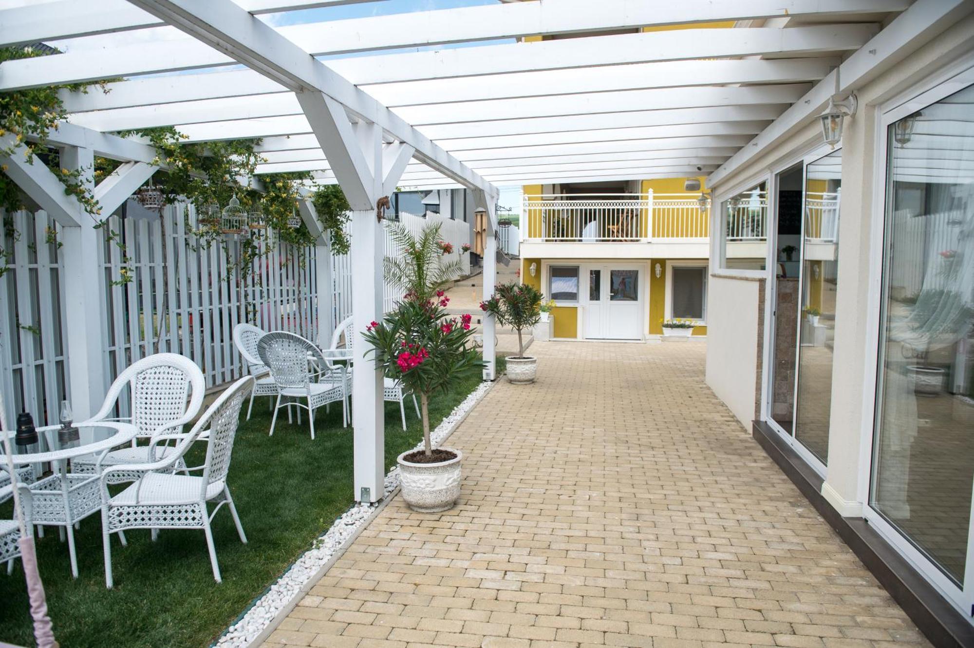 Alma Rezidence Bed & Breakfast Turda Exterior foto